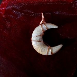 REAL CORAL. Fossilized necklace.